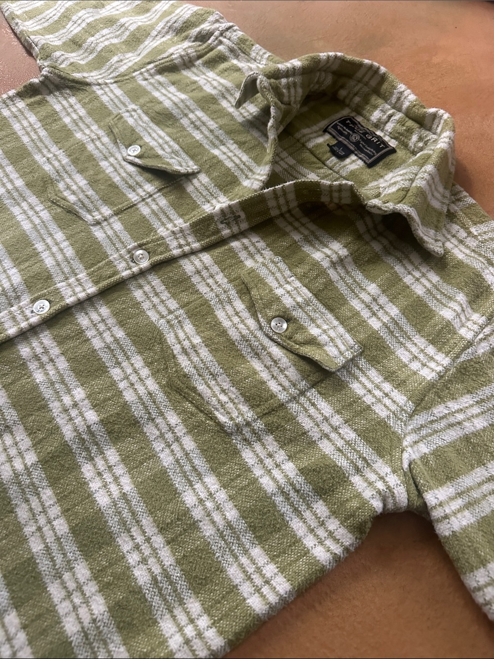 True Grit Men’s Large 100% Cotton - Plaid Flannel Button-Down Shirt
